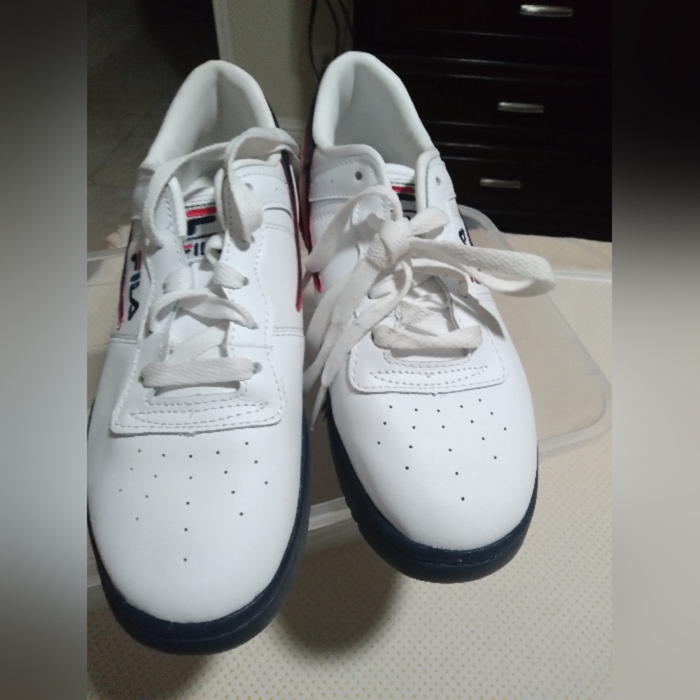 Sneakers - Picture 3 of 4